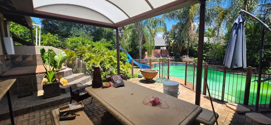 5 Bedroom Property for Sale in Wilkoppies North West